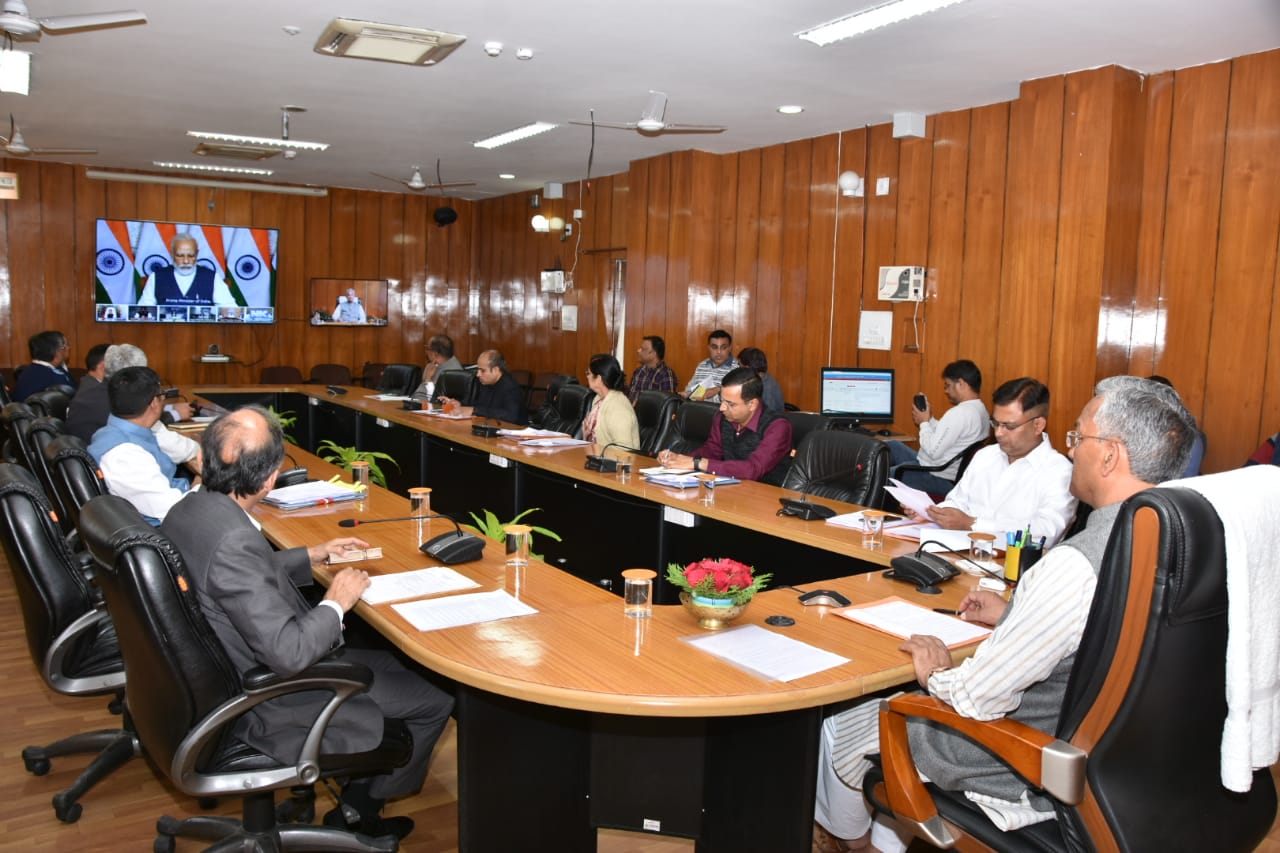 corona update uttarakhand chief minister trivendra singh rawat order to sanatise public places