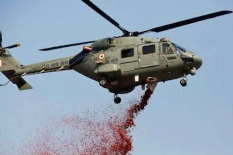 CDS रावत की पहल पर अदृश्य दुश्मन से लड़ रहे कोरोना योद्धाओं को तीनों सेनाओं की अद्भुत सलामी