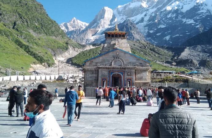 त्रिवेंद्र सिंह सरकार ने देशभर के यात्रियों के लिए चारधाम यात्रा खोली, शर्तें पूरी करनी होंगी