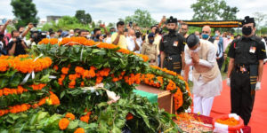 शहीद राजेंद्र सिंह नेगी को अंतिम विदाई दे रहा उत्तराखंड, सीएम त्रिवेंद्र बोले, पत्नी को देंगे सरकारी नौकरी