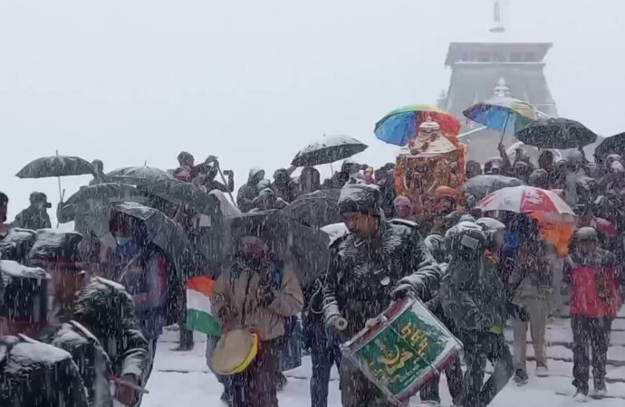 केदारनाथ मंदिर के कपाट शीतकाल के लिए बंद, योगी आदित्यनाथ और सीएम त्रिवेंद्र रहे मौजूद