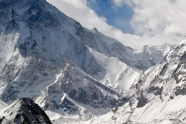 उत्तराखंड के चमोली में भारत-चीन सीमा के पास टूटा ग्लेशियर, सरकार ने जारी किया अलर्ट