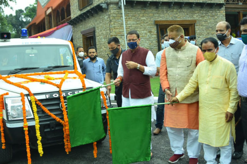 हंस फाउंडेशन के संस्थापक भोले जी महाराज के जन्मदिन पर उत्तराखंड को मिली 30 एंबुलेंस, सीएम धामी ने किया फ्लैग ऑफ