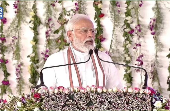 धारा 370 हटने के बाद प्रधानमंत्री नरेंद्र मोदी का पहला जम्मू कश्मीर दौरा