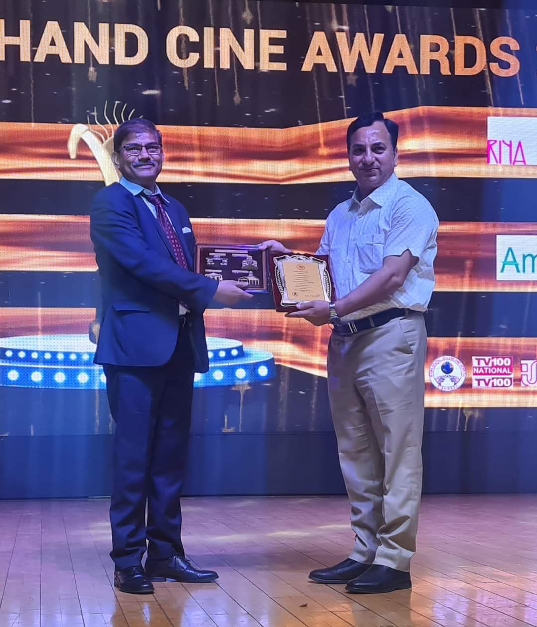 उत्तराखंड फिल्म विकास परिषद के नोडल अधिकारी श्री के.एस.चौहान को गेस्ट ऑफ ऑनर सम्मान
