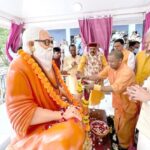 अपने गांव पंचूर में गुरु को याद कर भावुक हुए यूपी सीएम योगी आदित्यनाथ