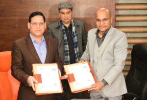 राज्य में वर्षा और मौसम संबंधी आपदाओं के जोखिमों से बचाव तथा आपदाओं के न्यूनीकरण के लिए वेदर नेटवर्क स्टेशनों की स्थापना और वास्तविक समय मौसम सूचना प्रणाली (रियल टाइम वेदर इन्फॉर्मर सिस्टम) के विकास के लिए पूर्व में किए गए एमओयू को उत्तराखण्ड राज्य आपदा प्रबन्धन प्राधिकरण (यूएसडीएमए)  और मौसम विज्ञान केन्द्र (आईएमडी) के मध्य से आगामी पांच वर्षो के लिए बढ़ा दिया गया है। 