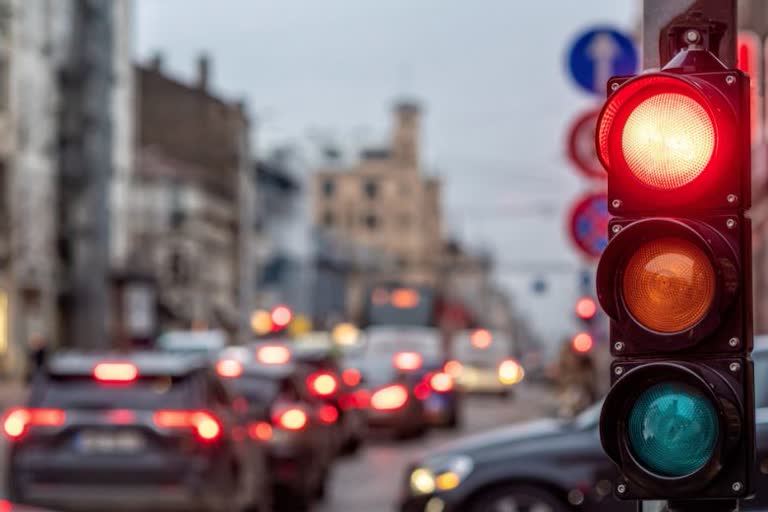 If horn is blown unnecessarily in Dehradun, the red beacon will remain on