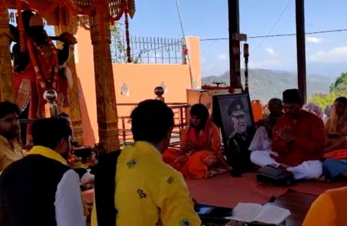 हनुमान जन्मोत्सव पर लौह सिद्ध वनवासी हनुमान मंदिर में सुंदर कांड का पाठ एवं गौमुख गौशाला के नवीन शेड का शुभारंभ