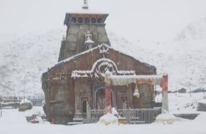 बदरीनाथ-केदारनाथ सहित ऊंची चोटियों में हुई बर्फबारी, बारिश से फसलों को हुआ नुकसान