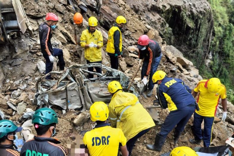 रुद्रप्रयाग के तरसाली में मलबे में दबे 5 लोग, एसडीआरएफ ने शवों को किया बरामद