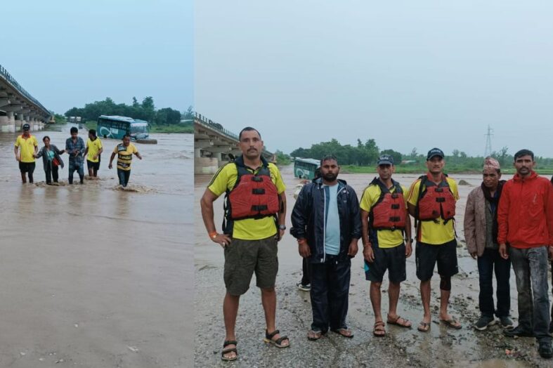 नेपालगंज रुपेड़िया से हरिद्वार आ रही बस नदी में फंसी, 53 लोगों को सकुशल किया रेस्क्यू