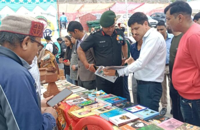 उत्तराखंड के विख्यात पर्यटन नगर में संपन्न हुआ नौवां ‘रानीखेत किताब कौतिक’