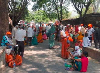 हरिद्वार: यात्रा पंजीकरण रद्द होने से आक्रोशित हुए यात्री, सिटी मजिस्ट्रेट कार्यालय में ही डाल दिया डेरा