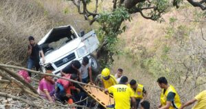 कुल्हाड़ बैंड़ के पास वाहन दुर्घटनाग्रस्त, 09 लोगों के घायल होने की खबर