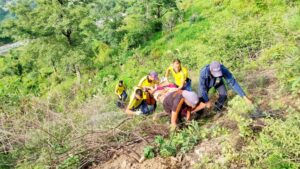 रुद्रप्रयाग के कोटेश्वर के पास चोपड़ा मार्ग पर वाहन हुआ दुर्घटनाग्रस्त, दो लोगों की मौत की खबर और चार घायल