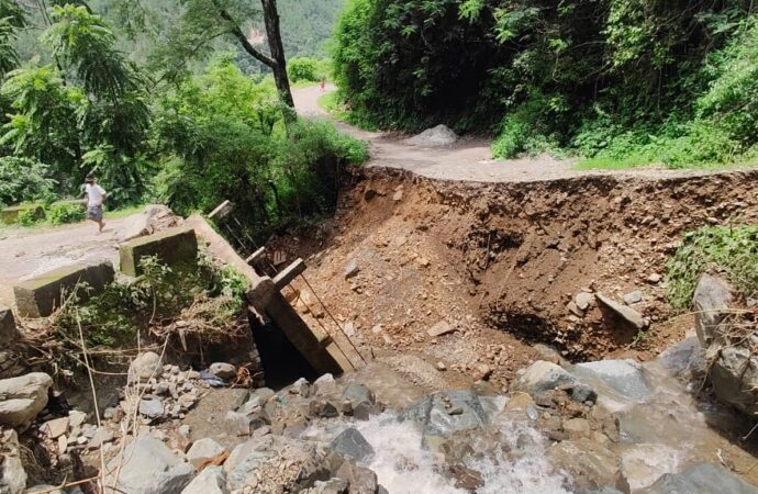 उत्तरकाशी जिले में बारिश ने मचाया कहर, दर्जनभर गांवों में हुआ भारी नुकसान