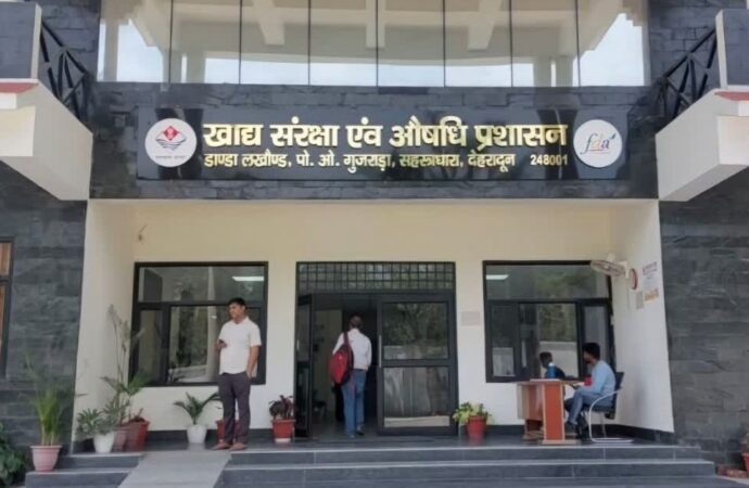 राज्य में नकली दवाओं के खिलाफ अभियान तेज, एक साल में 862 प्रतिष्ठानों पर छापेमारी, दो कंपनियों के लाइसेंस निरस्त