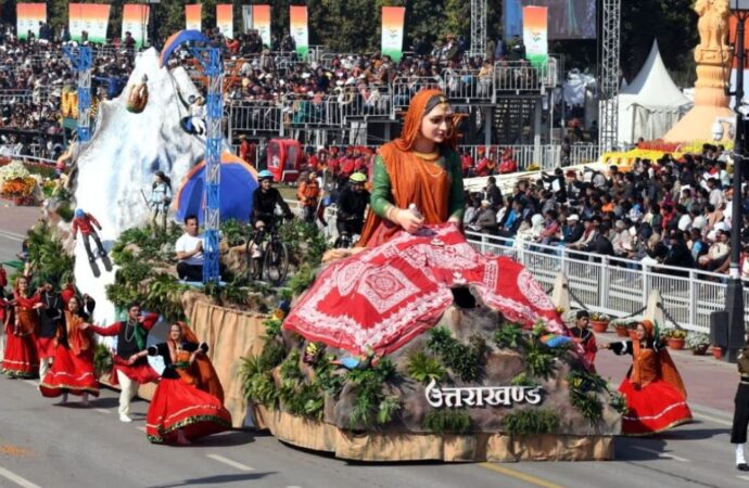 उत्तराखंड की झांकी में दिखी सांस्कृतिक विरासत, साहसिक खेल और पर्यटन की झलक