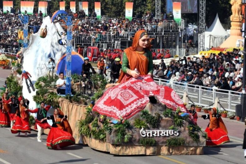 उत्तराखंड की झांकी में दिखी सांस्कृतिक विरासत, साहसिक खेल और पर्यटन की झलक