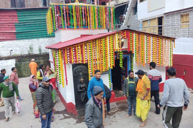 छह माह के लिए गौरीकुंड मंदिर में विराजमान हुई गौरी माई