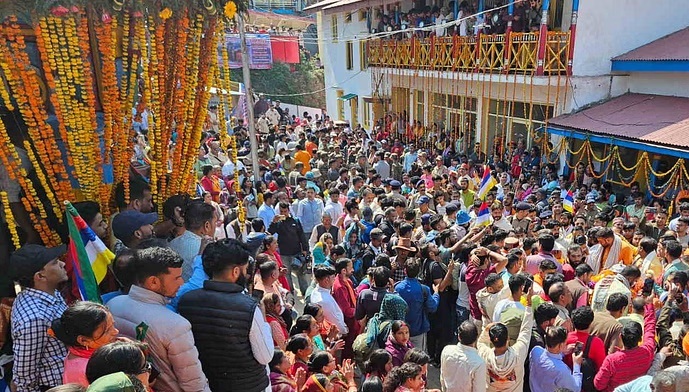 चारधाम यात्राःबाबा केदारनाथ की डोली हुुई धाम के लिए रवाना