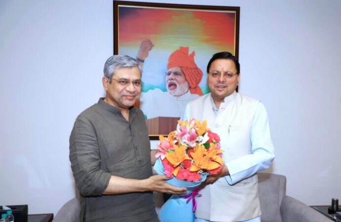 सीएम धामी ने रेल मंत्री से की मुलाकात