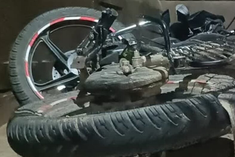 बाइक सहित खाई में गिरे युवक का शव बरामद