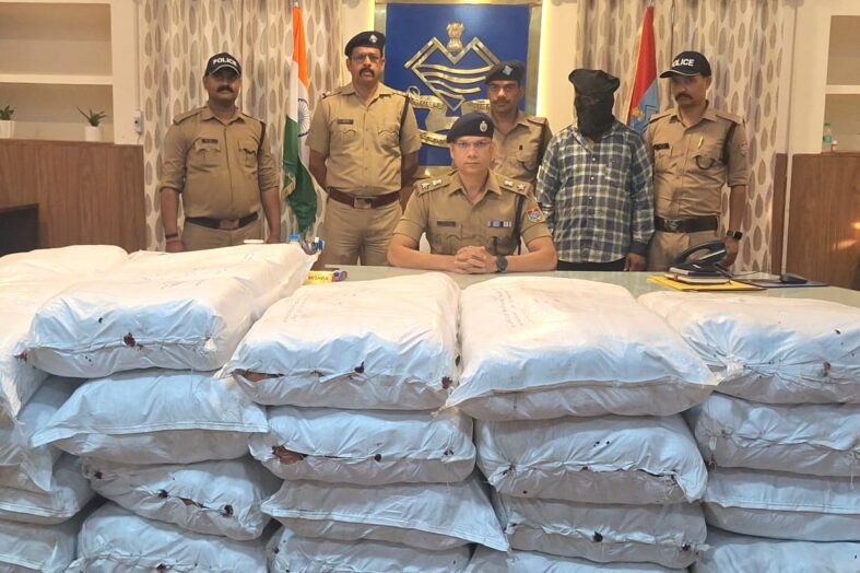 उत्तराखण्ड पुलिस व एसटीएफ ने एक करोड के गांजे के साथ दबोचा नशा तस्कर