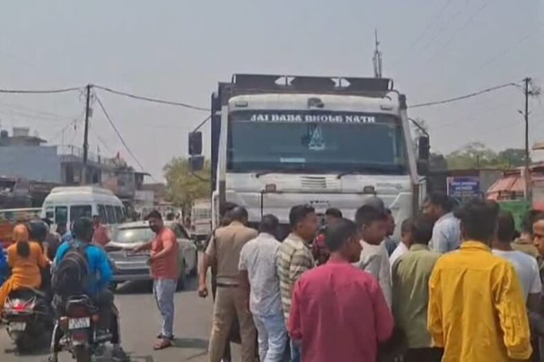 डंपर की चपेट में आने से बाइक सवार की मौत, ट्रक चालक फरार