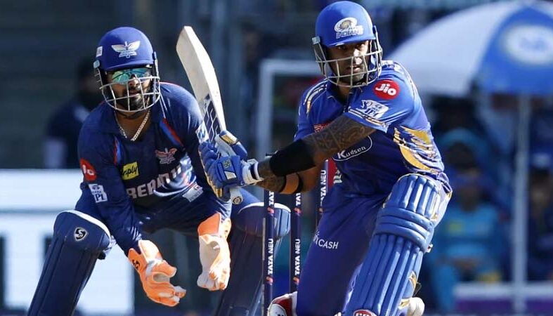 मुंबई इंडियंस ने लखनऊ सुपर जायंट्स को दिया 216 रनों का लक्ष्य