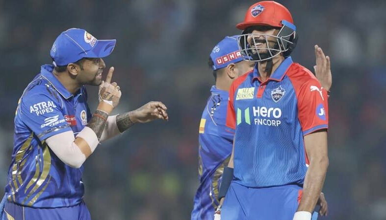 अक्षर पटेल को लगा दोहरा झटका, टीम की पहली हार के बाद BCCI ने ठोका जुर्माना