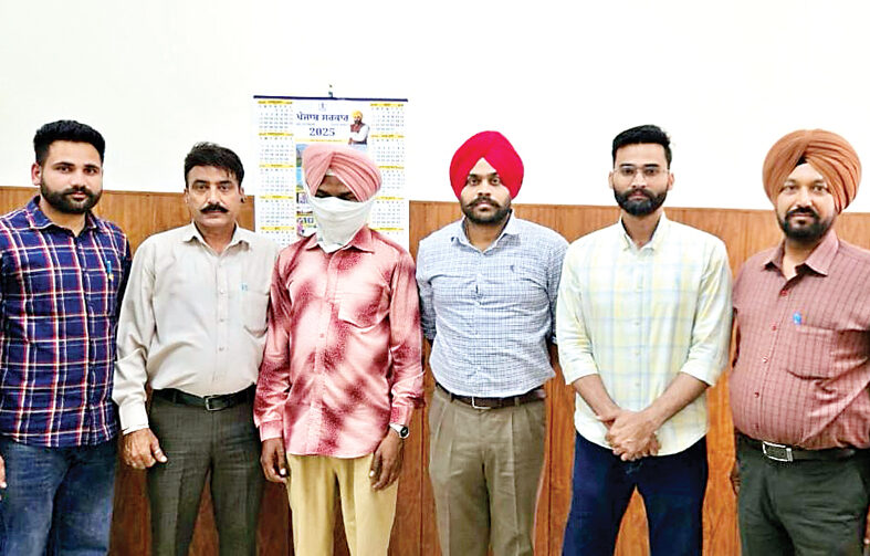 50 हजार रिश्वत लेते धरा एमसी अधिकारी