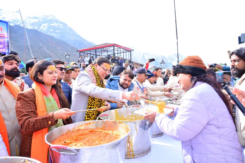 नैनीताल की घटना पर सीएम ने की हाईलेवल कमेटी की बैठक