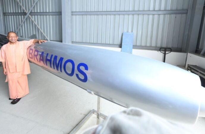 आतंकवाद कुत्ते की पूंछ, आतंकी जिस भाषा में समझेंगे उन्हें उसी भाषा में जवाब देंगे : सीएम योगी