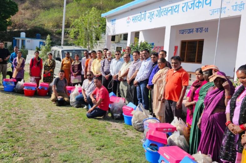 जीबी पंत यूनिवर्सिटी के कृषि वैज्ञानिकों ने ग्रामीणों को दिया मशरूम का प्रशिक्षण