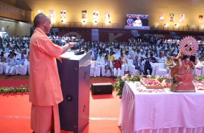 ‘चुनौतियां मुझे पसंद हैं’, नवपीढ़ी के लिए मार्गदर्शक ग्रंथ : सीएम योगी
