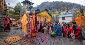 वेड इन उत्तराखंड : त्रिजुगीनारायण में शादी के लिए दुनिया भर से आ रहे हैं जोड़े