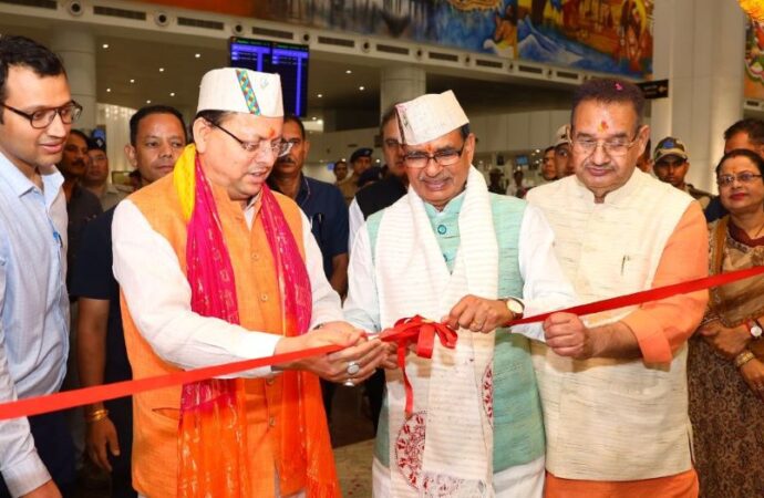जौलीग्रांट एयरपोर्ट में हाउस ऑफ हिमालयाज के स्टोर का शुभारंभ
