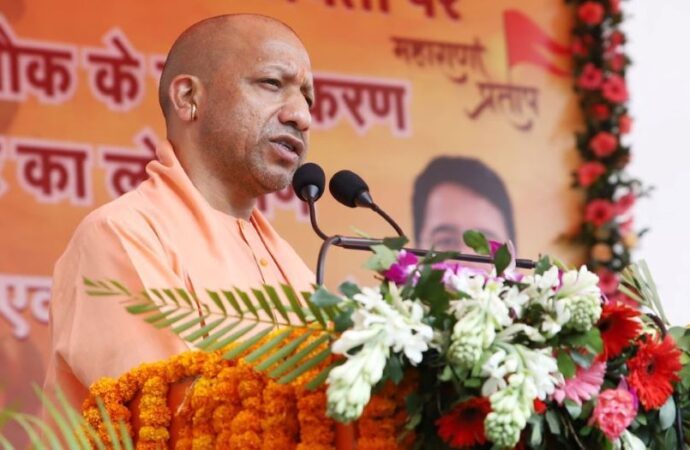 आतंकवाद को संरक्षण ही नहीं, सीधे आतंकवाद में लिप्त है पाकिस्तान – सीएम योगी