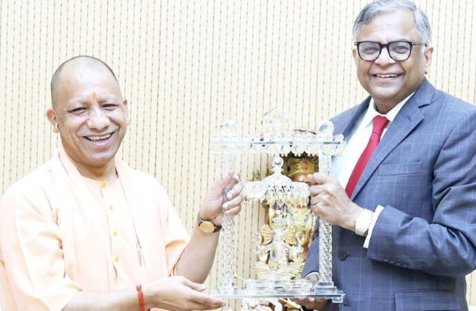 सीएम योगी से टाटा संस के चेयरमैन एन चंद्रशेखरन की मुलाकात, कई विषयों पर हुआ मंथन