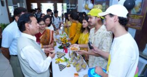 जीबी पंत विश्वविद्यालय में ‘मधुमक्खी उत्पाद प्रदर्शनी’ का आयोजन