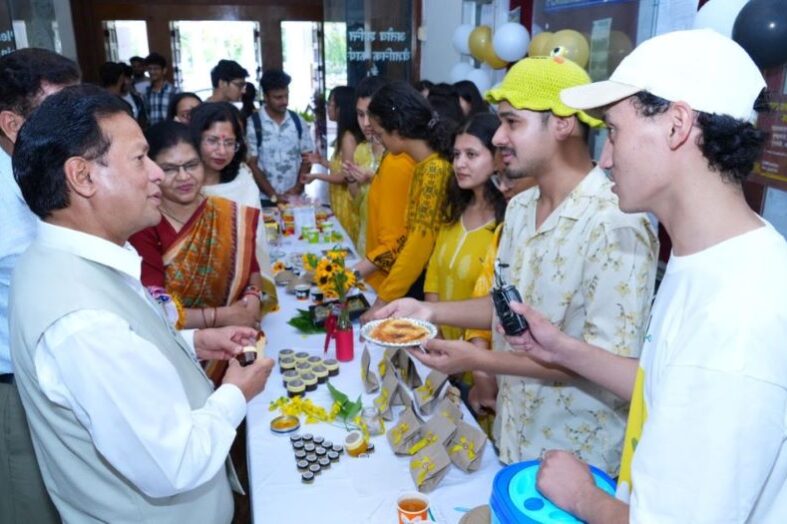 जीबी पंत विश्वविद्यालय में ‘मधुमक्खी उत्पाद प्रदर्शनी’ का आयोजन