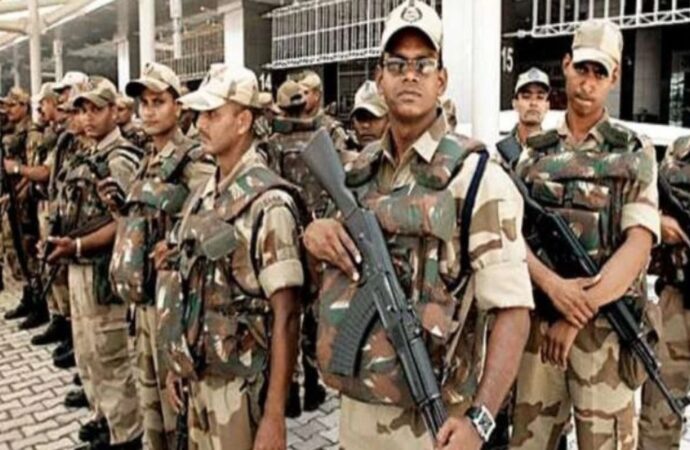 CAPFs और असम राइफल्स के अधिकारी पद से नीचे के कार्मिकों को मिलेगा Honorary Rank