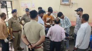 पुलिस मुठभेड में गोली लगने से घायल बदमाश गिरफ्तार, अन्य फरार तलाश जारी