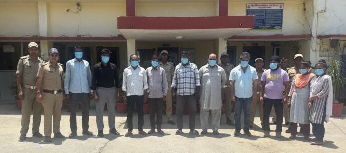 मां-पुत्र समेत 15 वारंटी गिरफ्तार