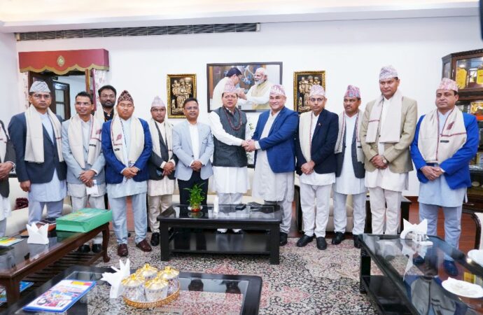 मुख्यमंत्री ने नेपाल के 10 सदस्यों के प्रतिनिधिमंडल से की भेंट