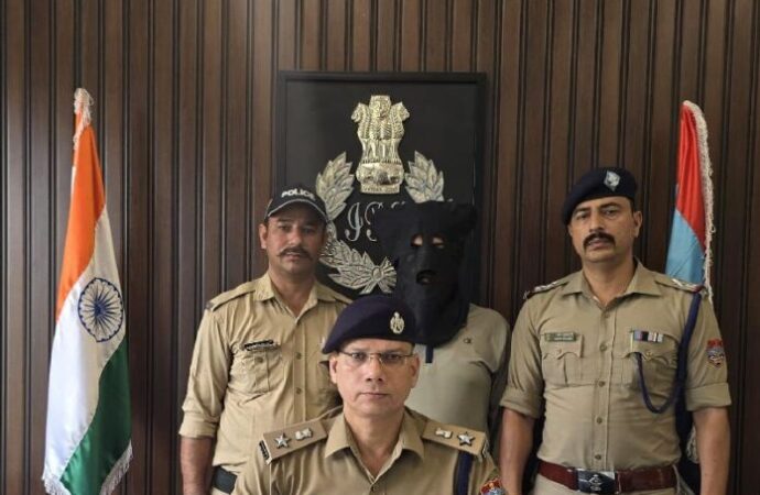 दोहरे हत्याकांड का फरार आरोपी गिरफ्तार