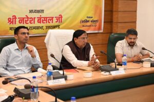 राज्यसभा सांसद नरेश बंसल ने की सांसद आदर्श ग्राम योजना की समीक्षा