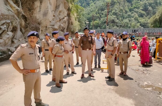 अपर पुलिस महानिदेशक ने किया लाइन व्यवस्था का निरीक्षण